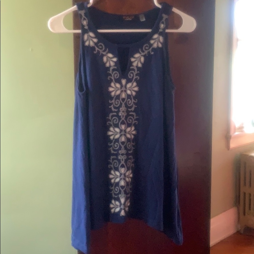 Flowing blue tank